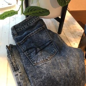 American eagle faded jeans